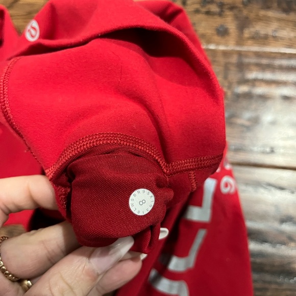 Lululemon high rise leggings - Size 8 - Picture 4 of 4